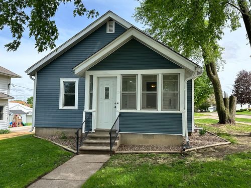 32 S Stephens St, Preston, IA, 52069-7732 | Card Image