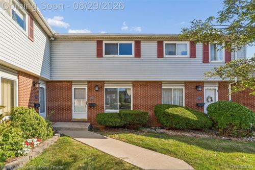 27821 Eastwick Sq, Roseville, MI, 48066-4810 | Card Image