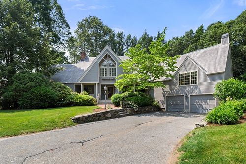 18-18 Phillips Pond Rd, Natick, MA, 01760-5643 | Card Image