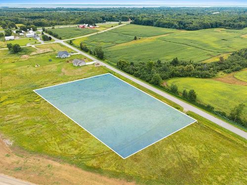 1922 Lost Trail, SUAMICO, WI, 54173 | Card Image