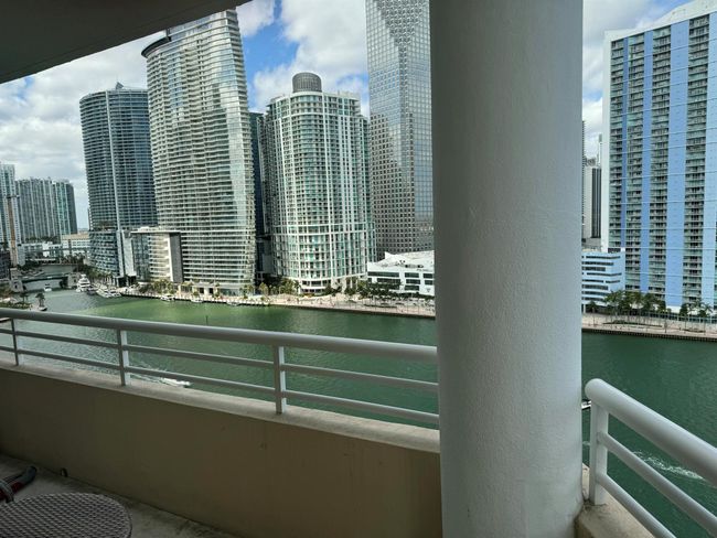 APT-1912 - 888 Brickell Key Dr, Condo with 2 bedrooms, 3 bathrooms and null parking in Miami FL | Image 8