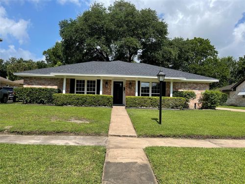 10606 Hoyte Dr, Houston, TX, 77031-1815 | Card Image