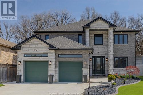 756 Newport Cres, Windsor, ON, N9E4Z5 | Card Image