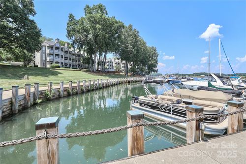 226 Northwest Dr, Davidson, NC, 28036-9440 | Card Image