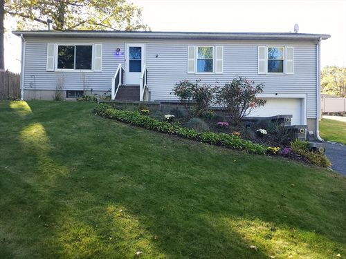 66 Walsh St, Springfield, MA, 01109-1417 | Card Image