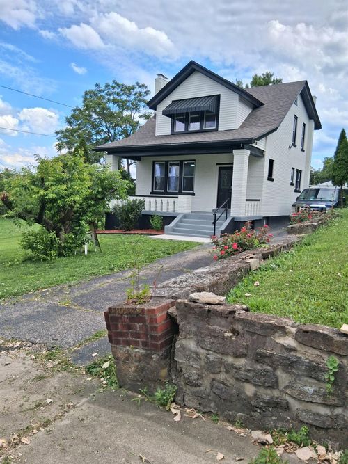 1915 Neyer Avenue, Cincinnati, OH, 45225 | Card Image
