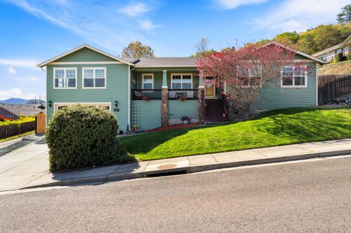 509 Cypress Ave, Rogue River, OR, 97537-5592 | Card Image