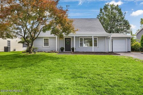 28 Fayette Ln, Matawan, NJ, 07747-2118 | Card Image
