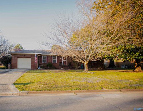 316 Larkwood Drive Sw, Decatur, AL, 35601 | Card Image