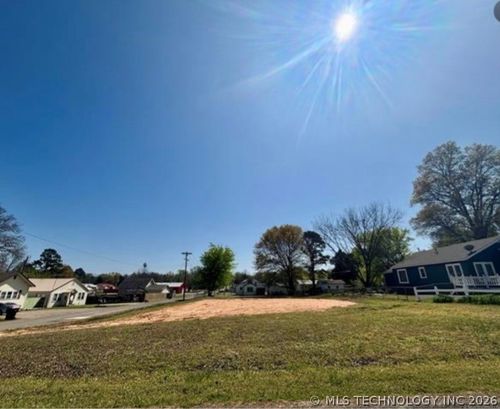 111 N 5th St, Eufaula, OK, 74432-2437 | Card Image