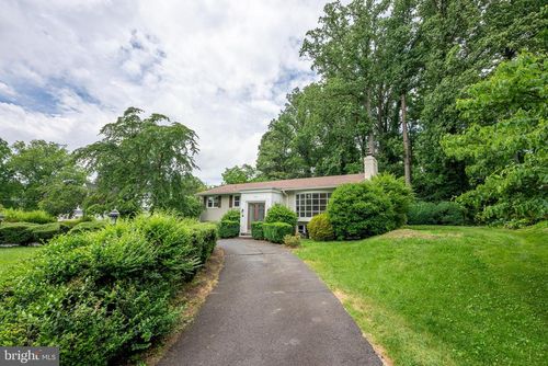 6438 Woodville Dr, FALLS CHURCH, VA, 22044-1429 | Card Image