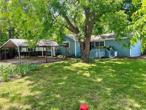 200 Dallas St, Nocona, TX, 76255-2613 | Card Image