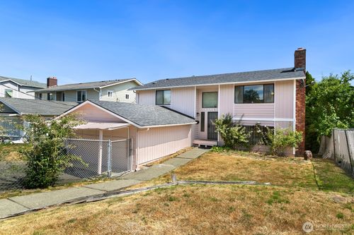 6774 28th Ave S, Seattle, WA, 98108-3715 | Card Image