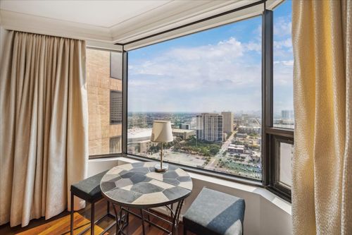 2908-1111 Caroline St, Houston, TX, 77010-3046 | Card Image