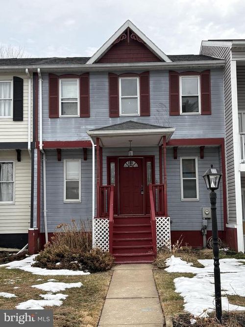 636 Knightsbridge Dr, HAGERSTOWN, MD, 21740-7480 | Card Image