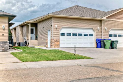 16 Valiant Crescent, Olds, AB, T4H0A7 | Card Image