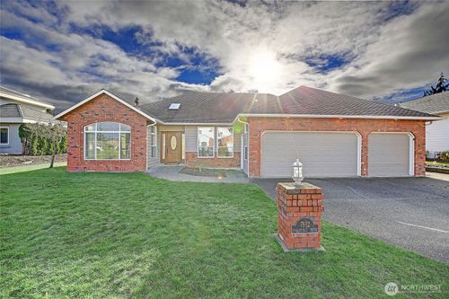 7612 Eaglefield Dr, Arlington, WA, 98223-5988 | Card Image