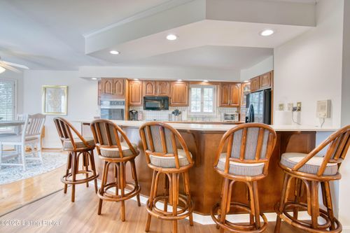 161 Gardiner Lake Rd, Louisville, KY, 40205-2793 | Card Image