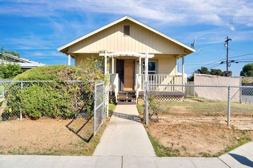 408 W Spruce Ave, Pinedale, CA, 93650-1159 | Card Image