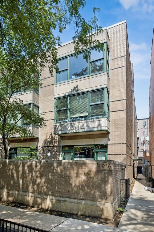 c-916 W Fletcher St, Chicago, IL, 60657-9731 | Card Image