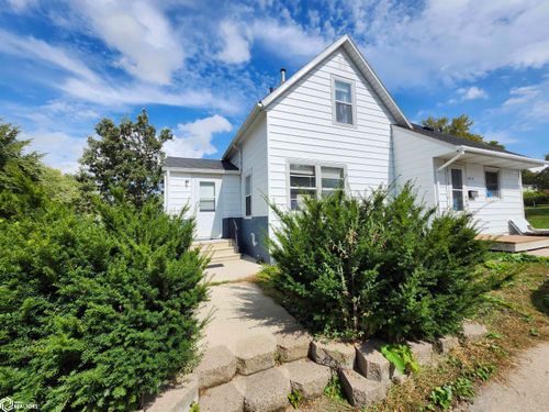 425 S 9th St, Forest City, IA, 50436-1948 | Card Image