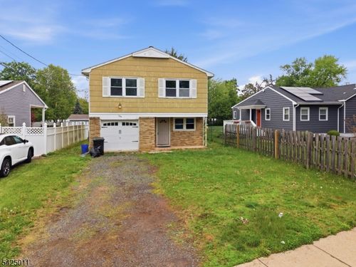 105 Berger St, Somerset, NJ, 08873-3304 | Card Image