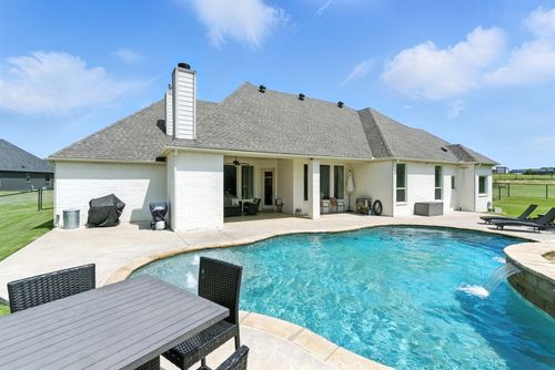 363 Red Bird Dr, Springtown, TX, 76082-2935 | Card Image