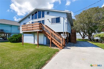 610 W Bayshore Drive, House other with 3 bedrooms, 2 bathrooms and null parking in Palacios TX | Image 2