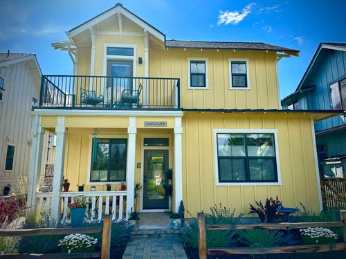 1112 N Wildflower Ln, Sisters, OR, 97759-2698 | Card Image