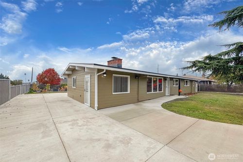 432 N Govan Ave, Sequim, WA, 98382-3433 | Card Image