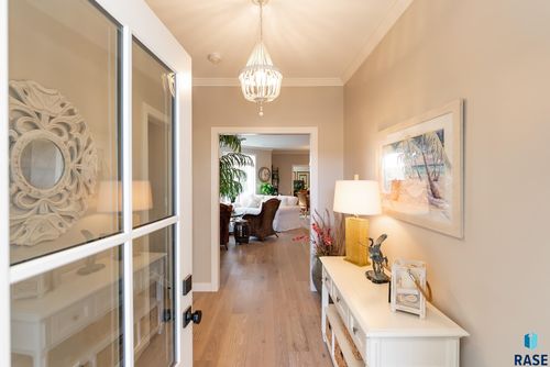 1713 N Rosemary Ave, Sioux Falls, SD, 57110-7557 | Card Image