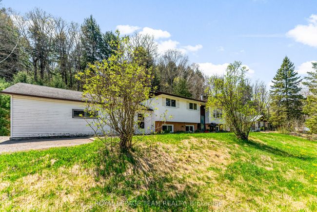 39220 Combermere Rd, House other with 5 bedrooms, 2 bathrooms and 2 parking in Combermere ON | Image 36
