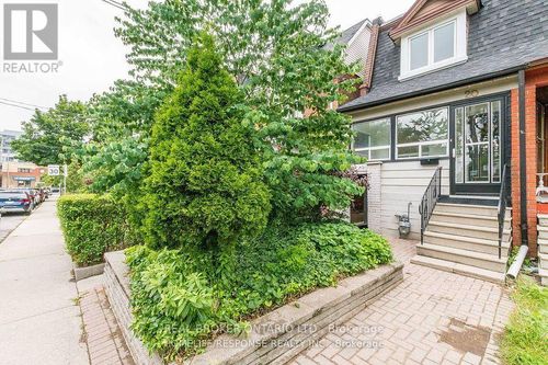 upper-20 Golden Ave, Toronto, ON, M6R2J4 | Card Image