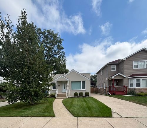 5115 N Mobile Avenue, Chicago, IL, 60630 | Card Image