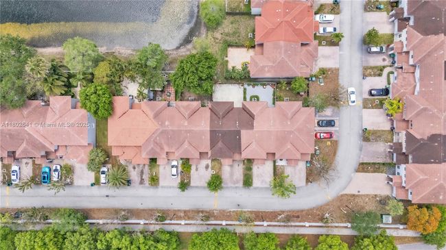 16628 Sw 47 Th Ter, Townhouse with 3 bedrooms, 3 bathrooms and null parking in Miami FL | Image 25