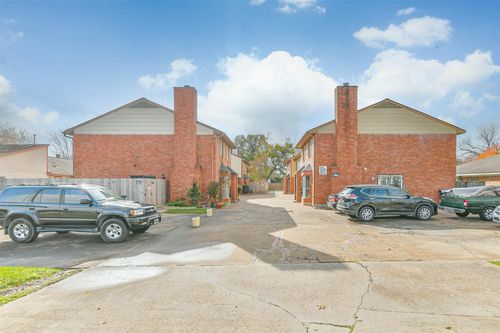 9217 Carousel Ln, Houston, TX, 77080-5553 | Card Image