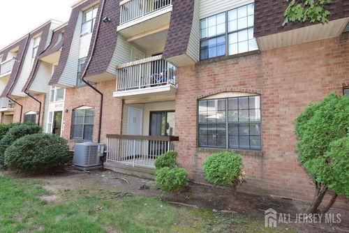 302 Hidden Village Drive, Perth Amboy, NJ, 08861 | Card Image