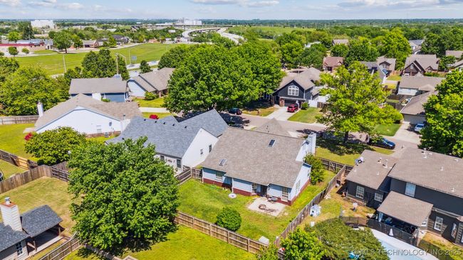 9528 S 93 Rd East Ave, House other with 5 bedrooms, 3 bathrooms and null parking in Tulsa OK | Image 58
