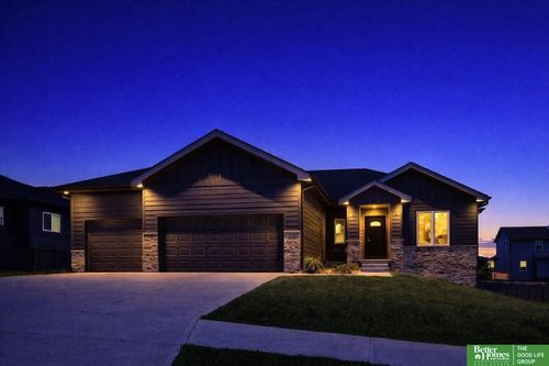 8169 S 185th St, Omaha, NE, 68136-6451 | Card Image