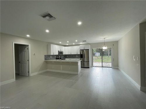 2175 Wilson Blvd N, NAPLES, FL, 34120-2576 | Card Image