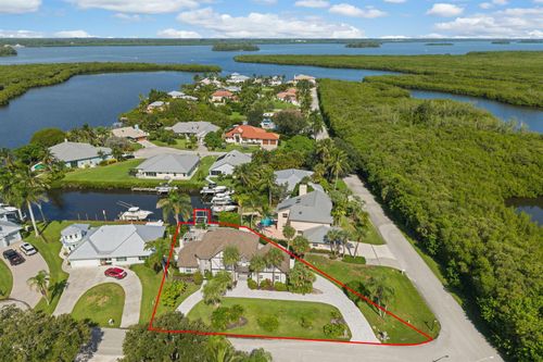 121 Queen Eugenia Ct, Hutchinson Island, FL, 34949-8318 | Card Image