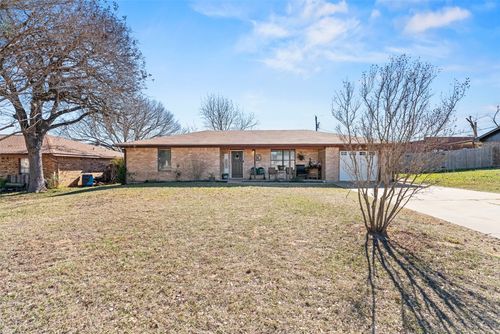 1611 Brazos Ave, Rockdale, TX, 76567-2515 | Card Image