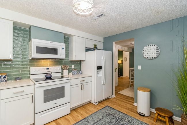 Kitchen | Image 10