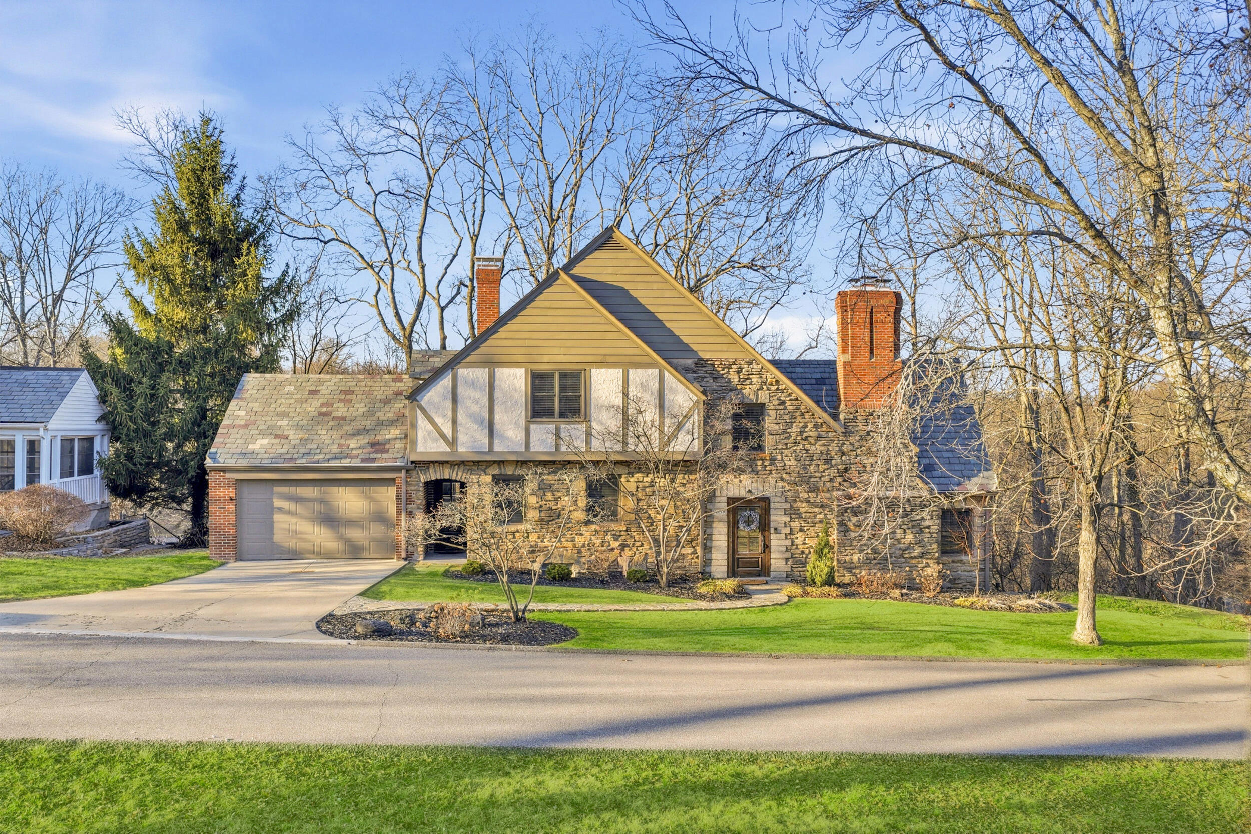 1054 Emerson Rd, Pending in Park Hills - eXp Realty
