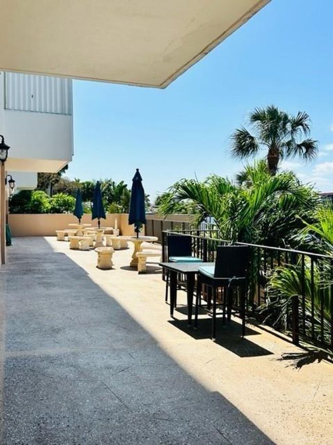 APT-212 - 1150 Hillsboro Mile, Condo with 2 bedrooms, 2 bathrooms and null parking in Hillsboro Beach FL | Image 29