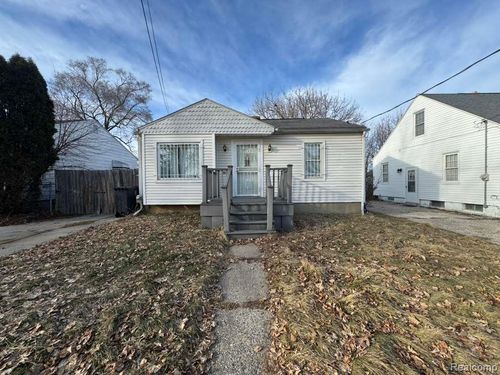 3824 Mann Hall Ave, Flint, MI, 48532-5038 | Card Image