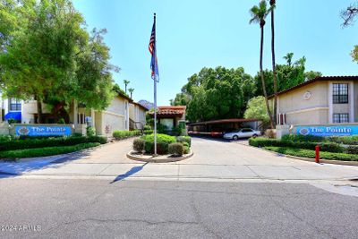 251 - 7557 N Dreamy Draw Drive, Condo with 3 bedrooms, 2 bathrooms and null parking in Phoenix AZ | Image 2