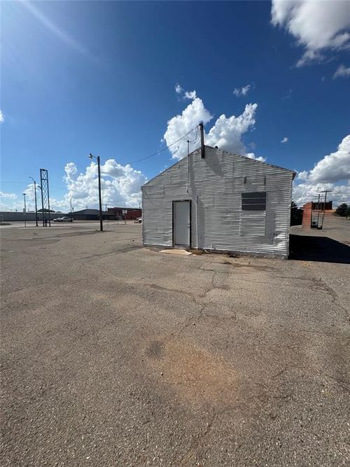 202 S 4th St, Sayre, OK, 73662-2926 | Card Image