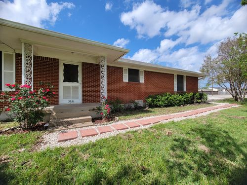 5941 Sachse St, Sachse, TX, 75048-3721 | Card Image