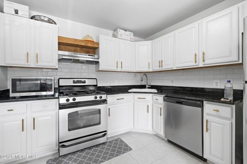 1060-1060 Morning Glory Dr, Monroe, NJ, 08831-5344 | Card Image